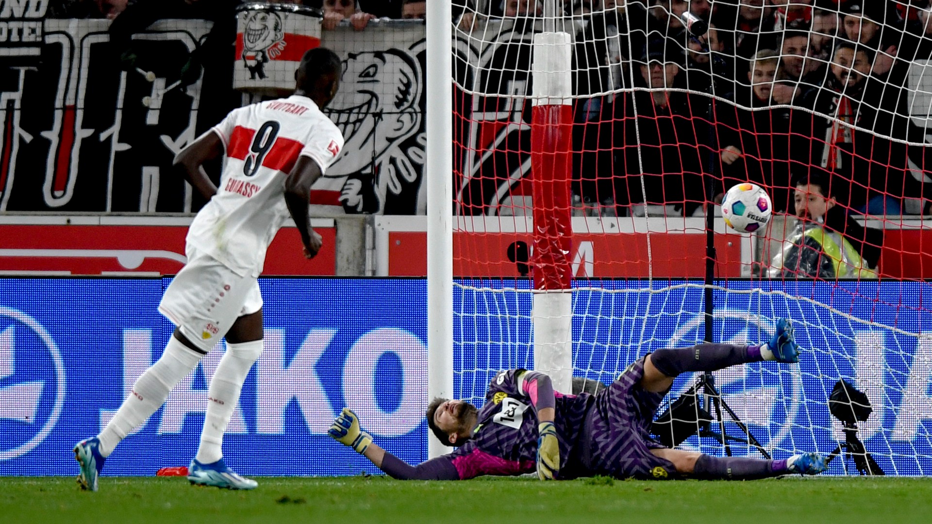 VfB Stuttgart Serhou Guirassy Bundesliga 131123