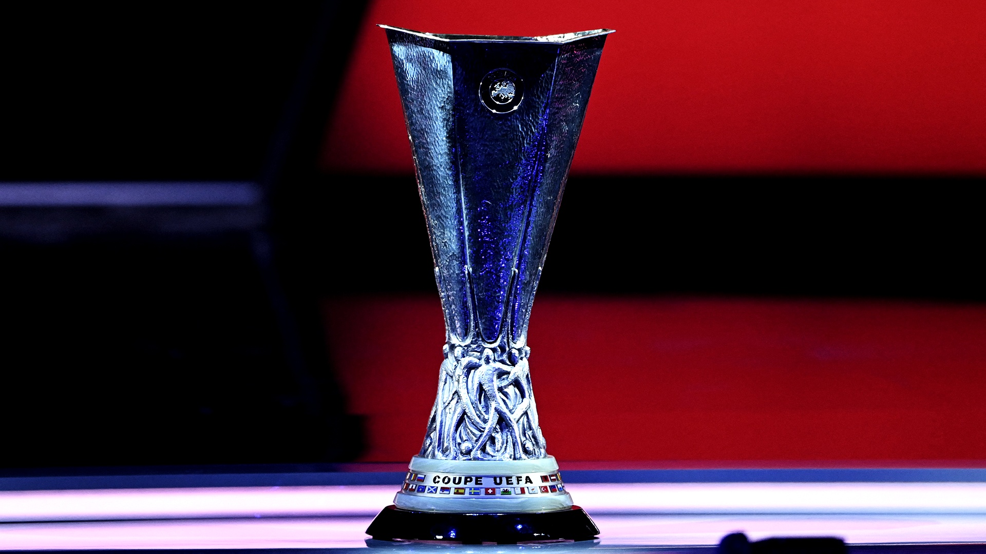 Il trofeo della UEFA Europa League 2022/23