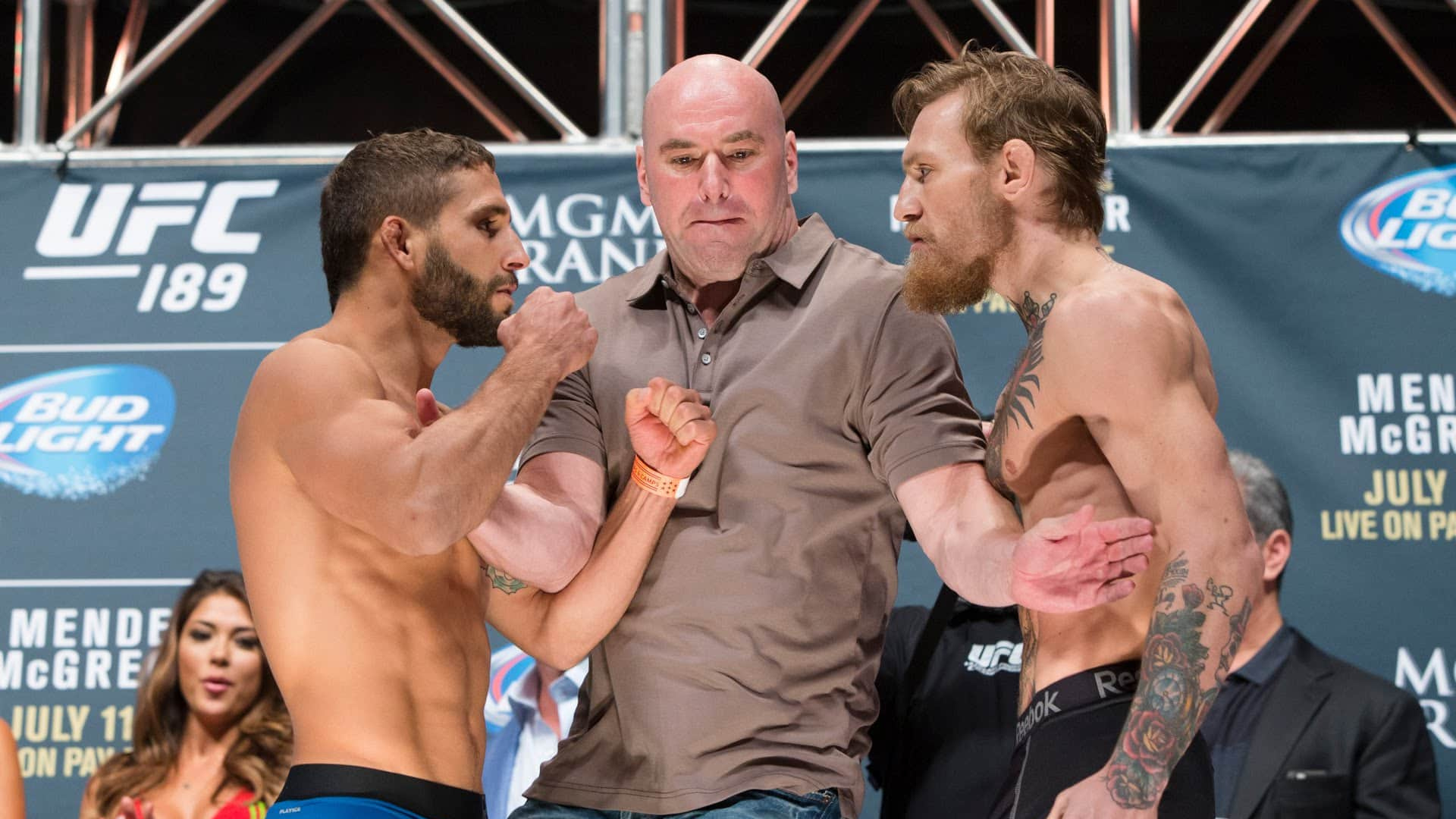 Chad Mendes vs. Conor McGregor 2015