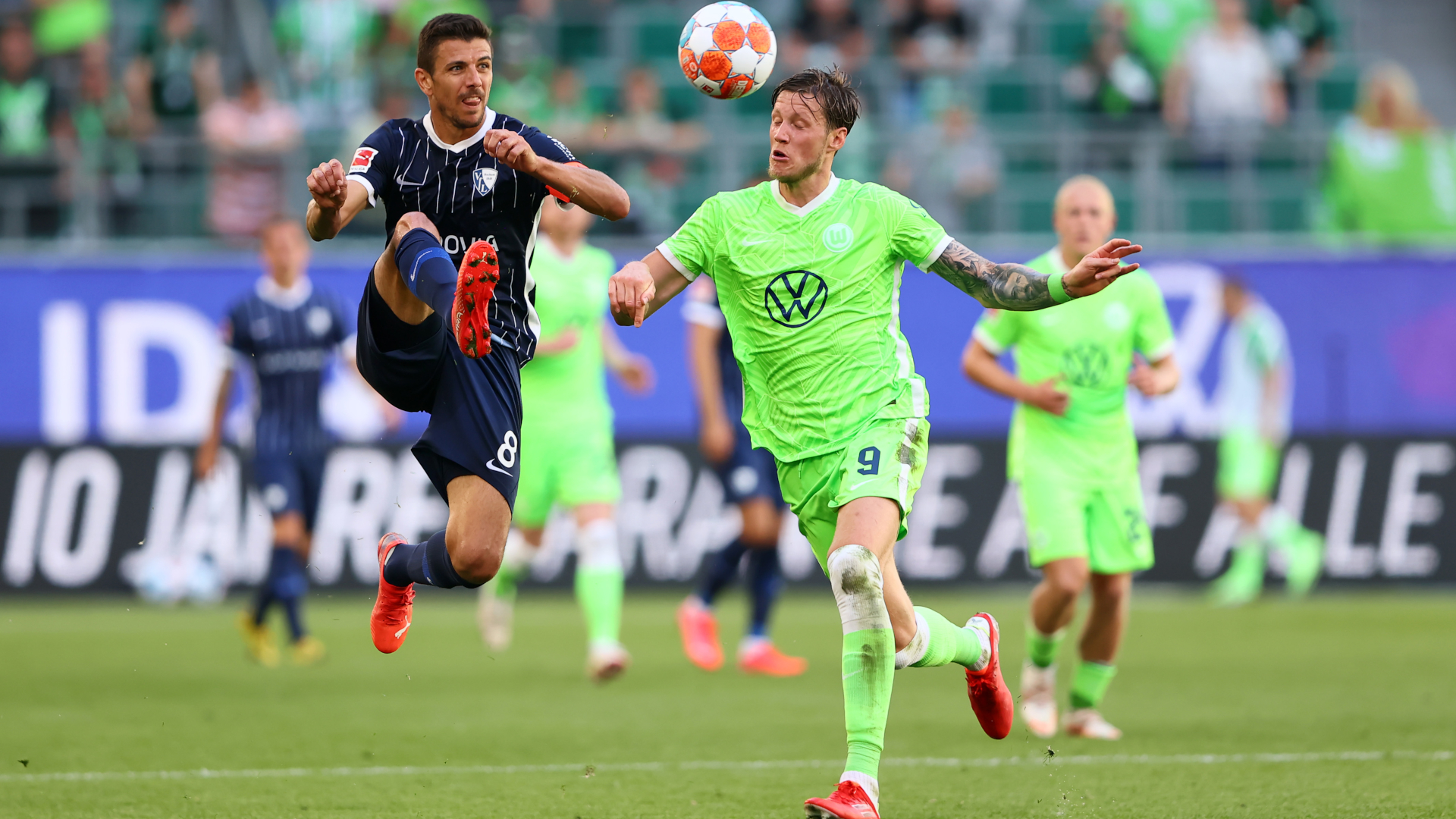Anthony Losilla Wout Weghorst VfL Bochum VfL Wolfsburg Bundesliga 14082021