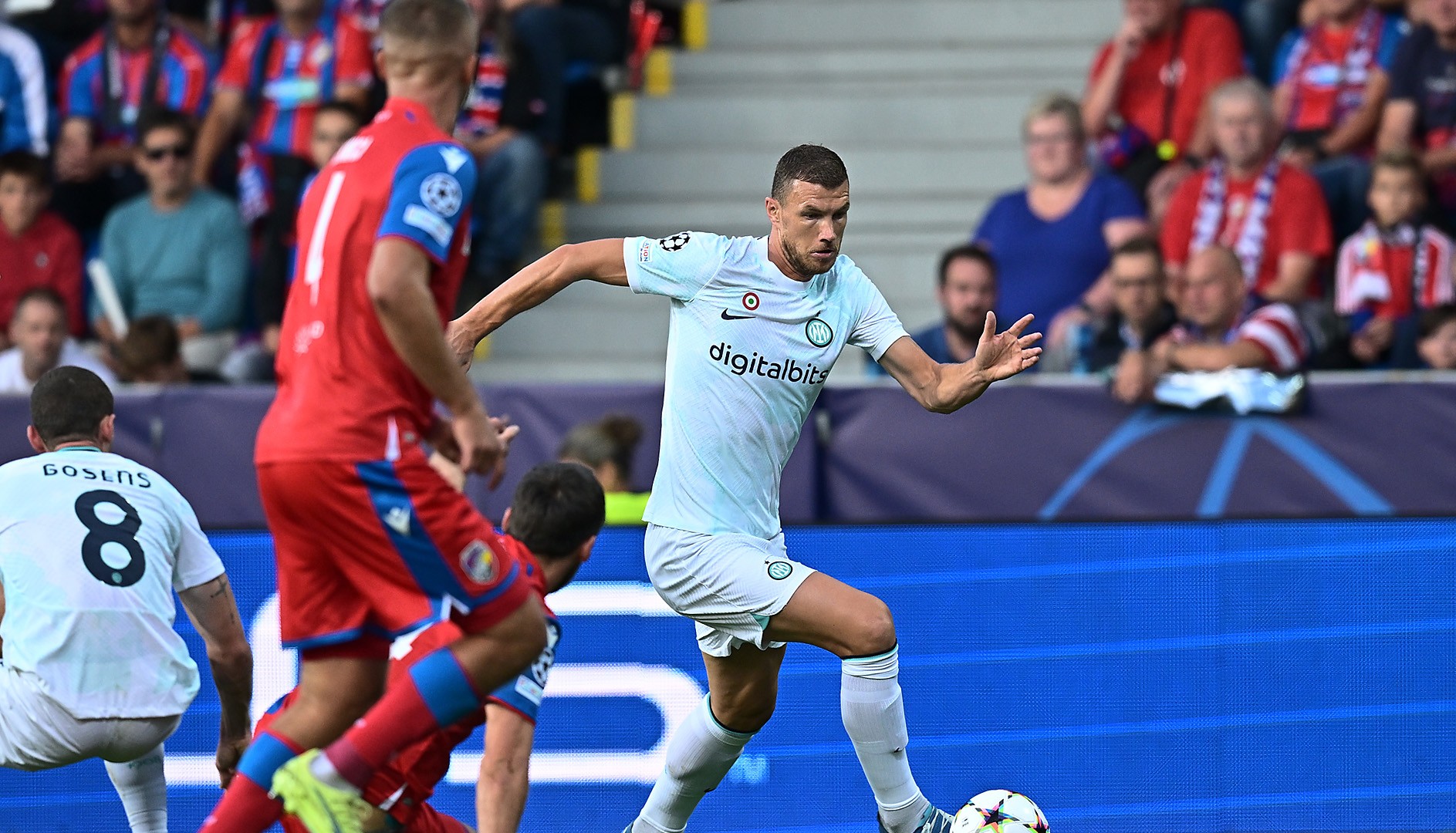 Dzeko impegnato in Viktoria Plzen-Inter di Champions League