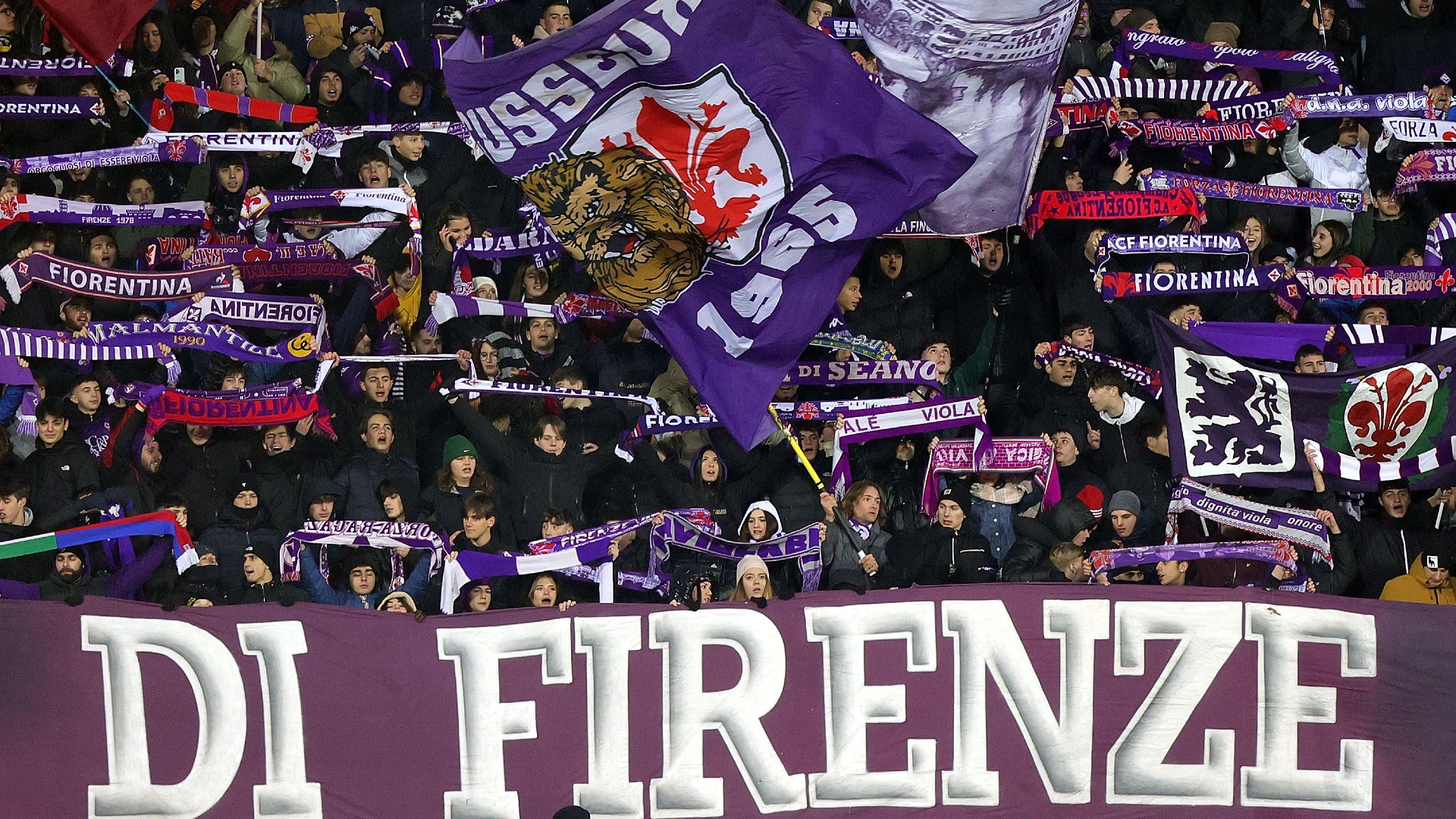Tifosi Fiorentina al Franchi Serie A