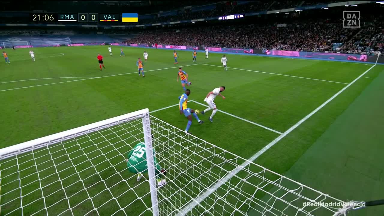 Karim Benzema recordando el taconazo de Guti en Riazor