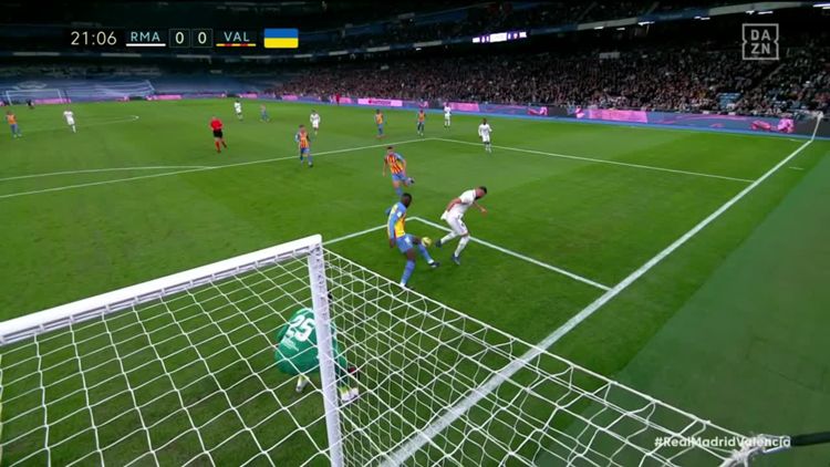 Karim Benzema recordando el taconazo de Guti en Riazor