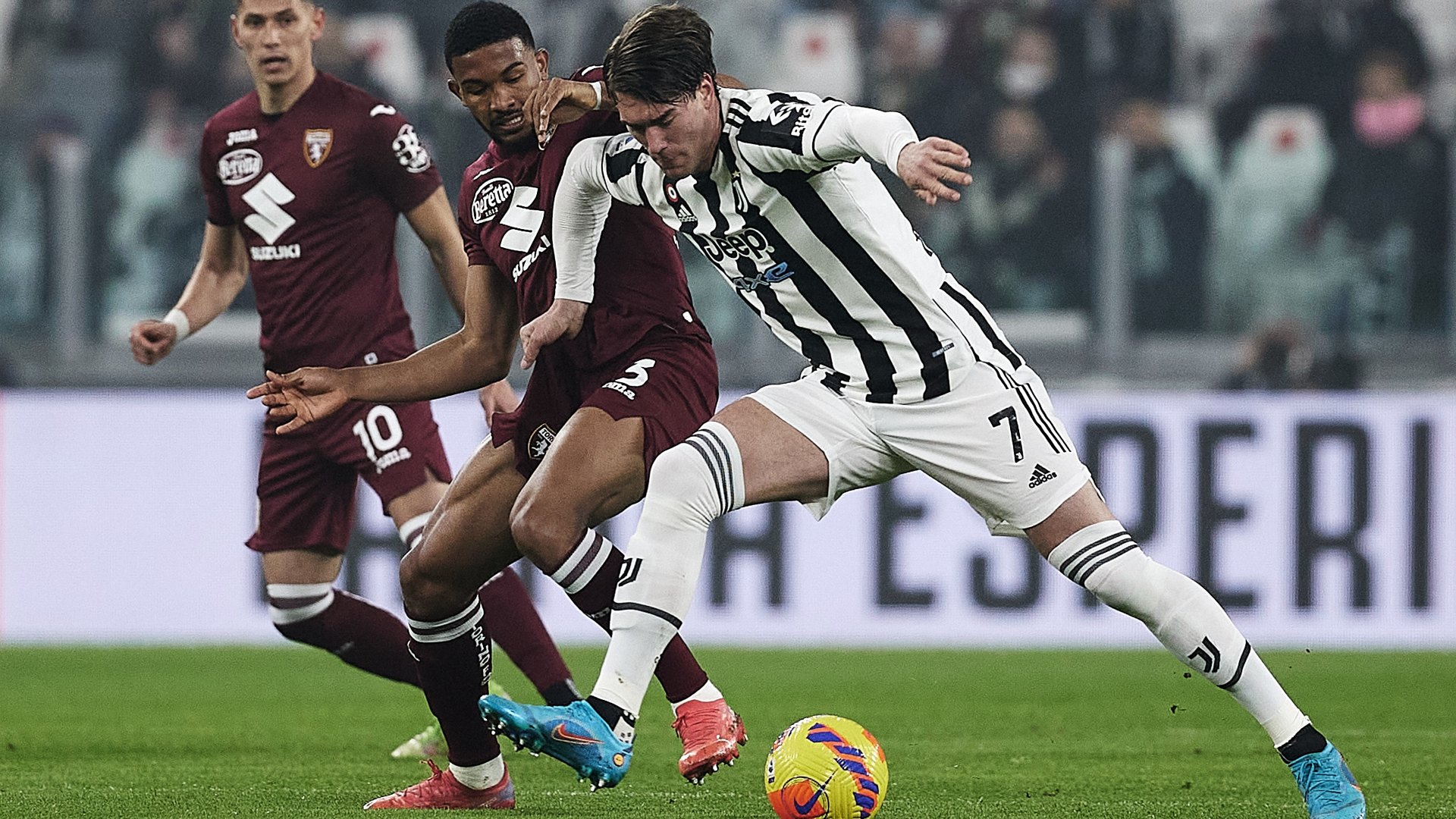 2022-02-18-juventus-vlahovic-torino-bremer