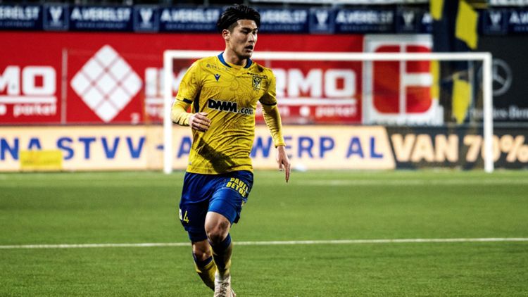 2021-12-03-daiki-hashioka-sint-truidense-stvv