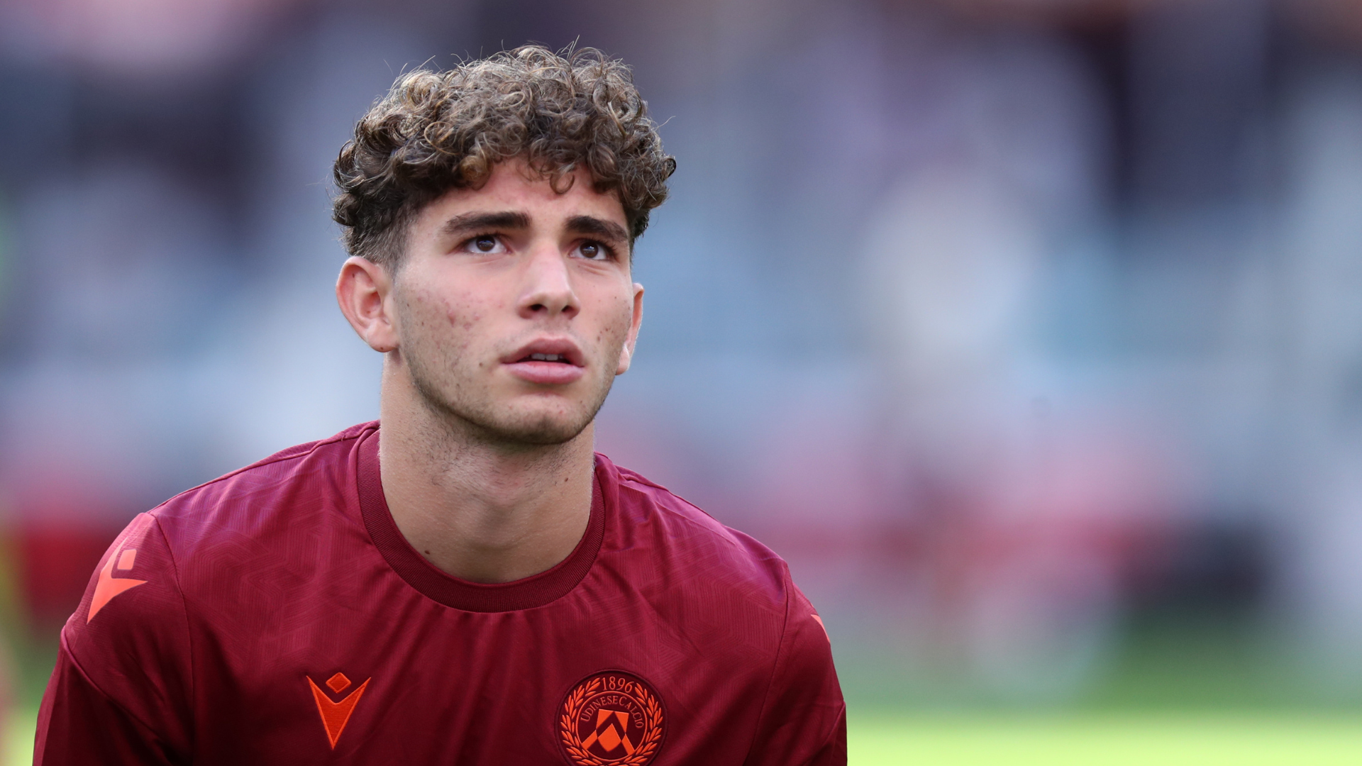 Simone Pafundi Udinese riscaldamento 202223 DAZN