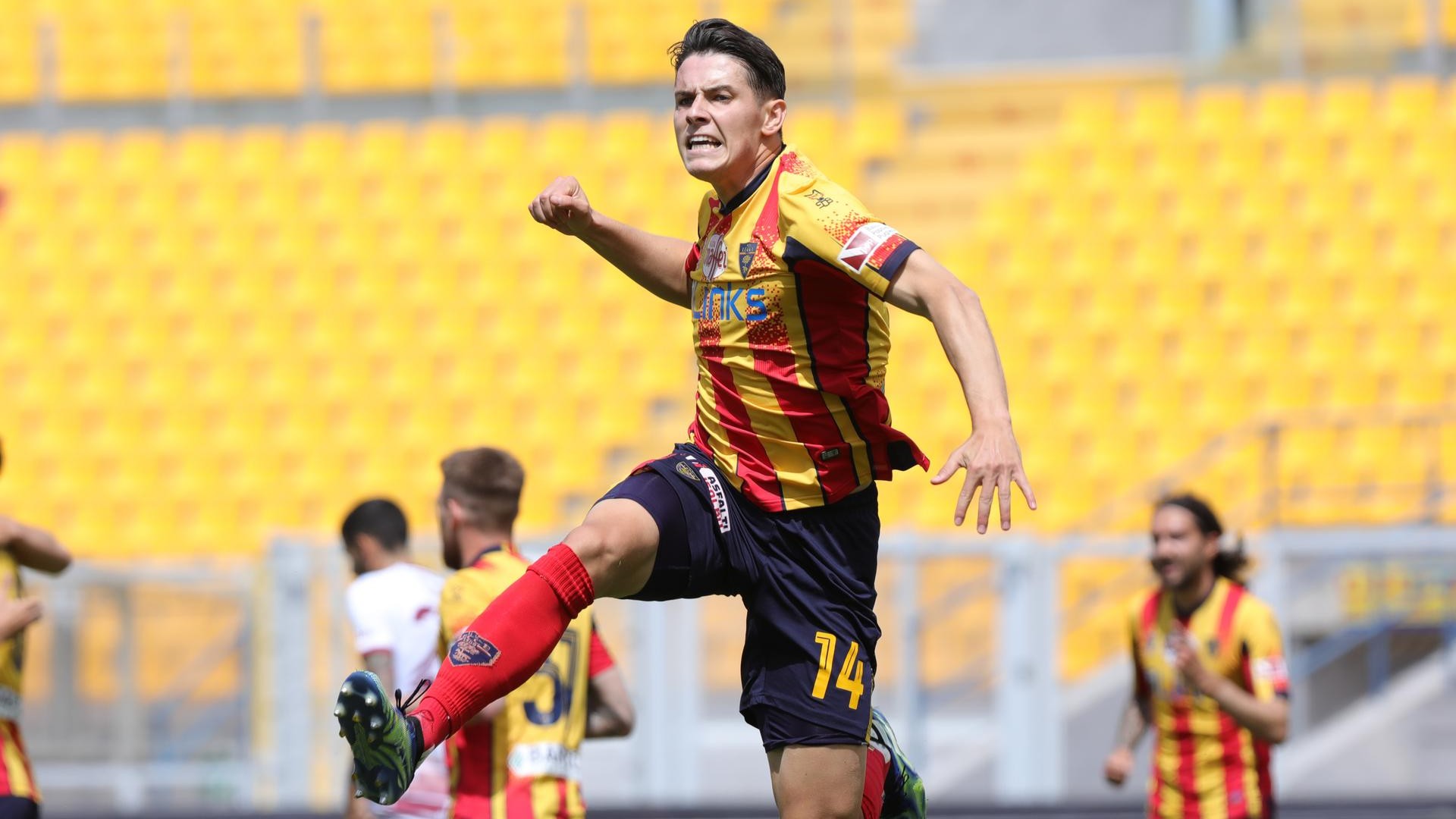 Esultanza di un giocatore del Lecce