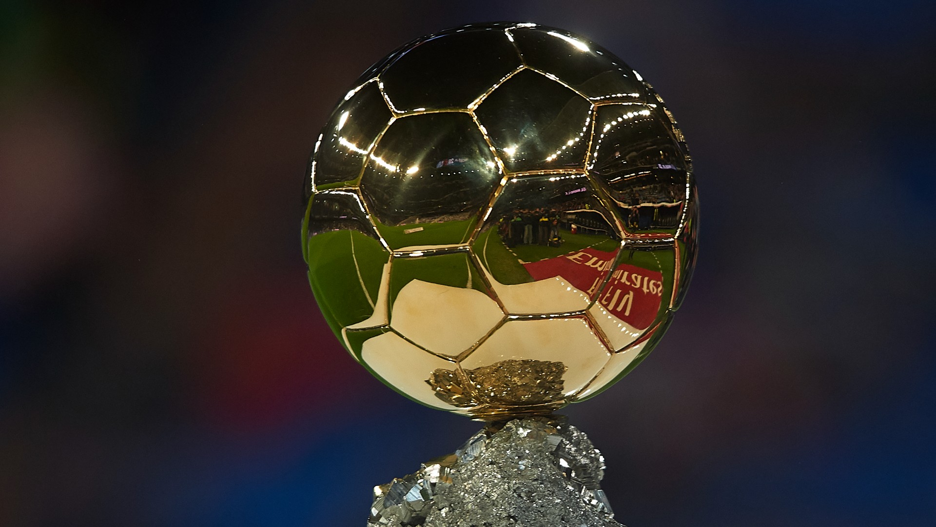 Ballon d'Or Trophy Trophäe Pokal 15122018