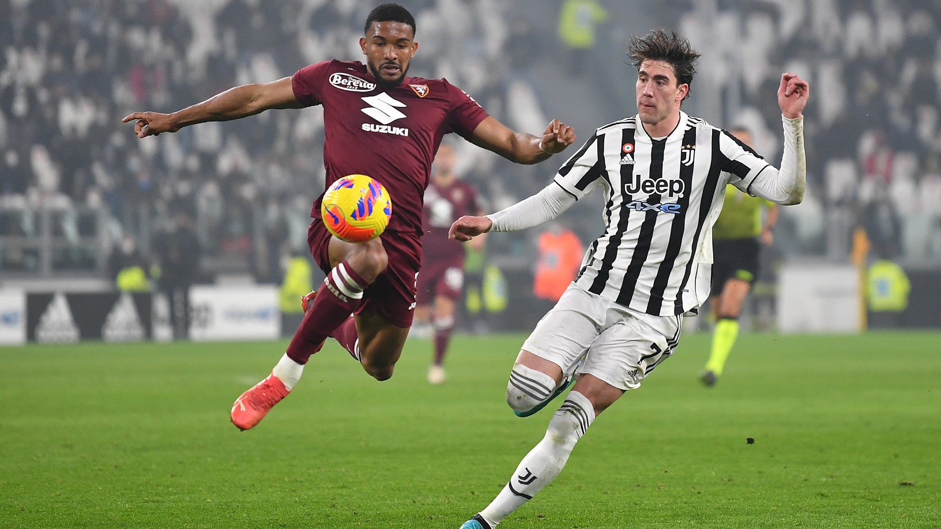Duello Bremer Vlahovic nel derby Torino-Juventus