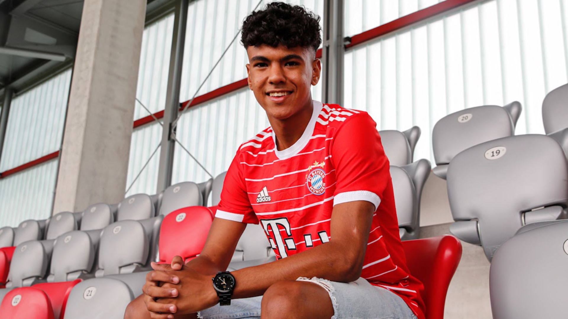 Adam Aznou, Bayern Munich