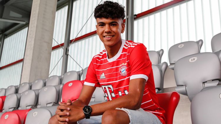 Adam Aznou, Bayern Munich