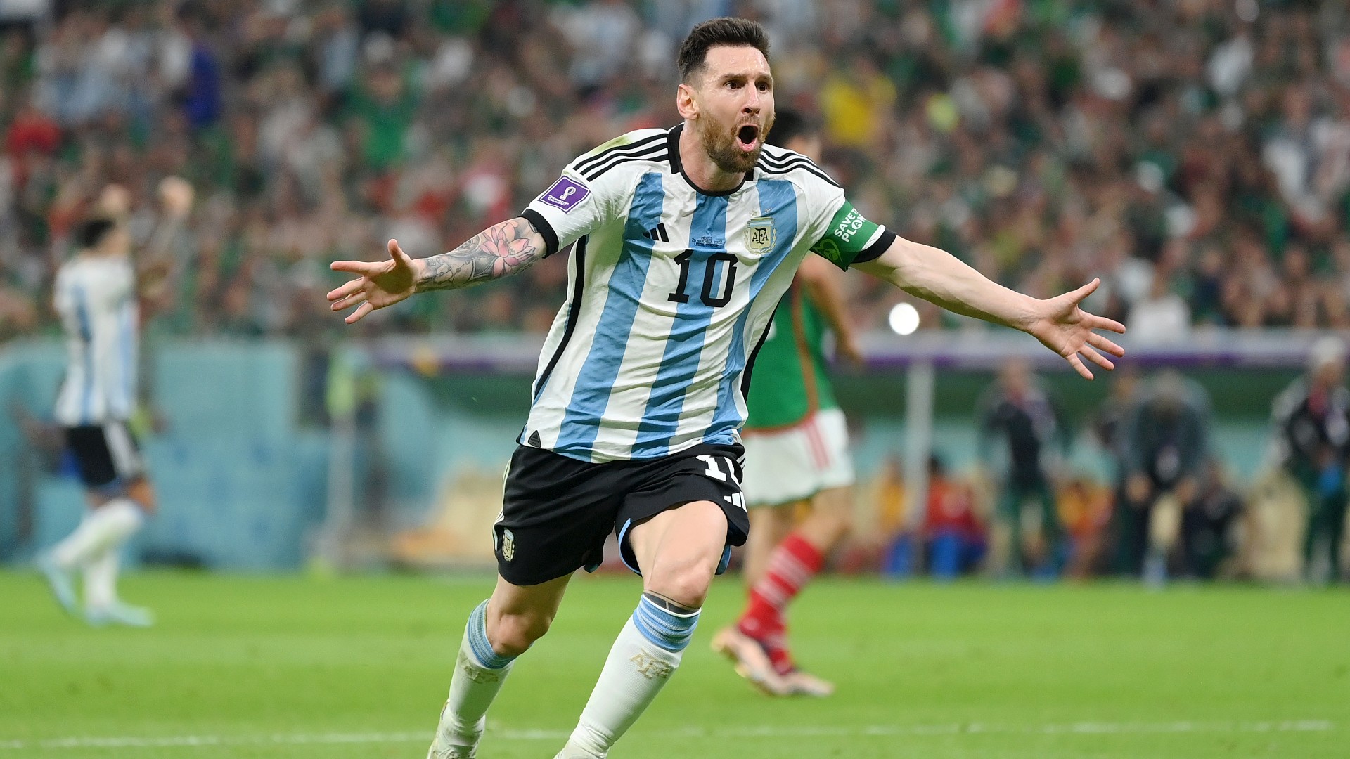Lionel Messi esulta dopo l'1-0 in Argentina Messico ai Mondiali 2022