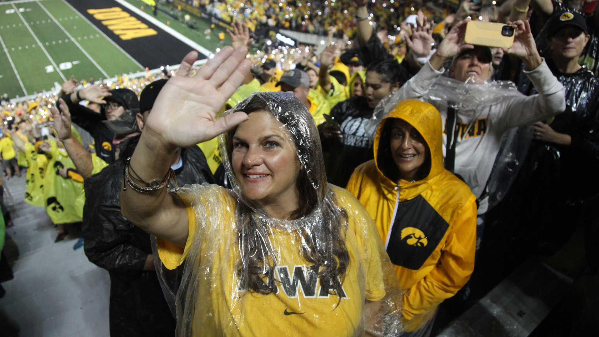 Iowa fan wave
