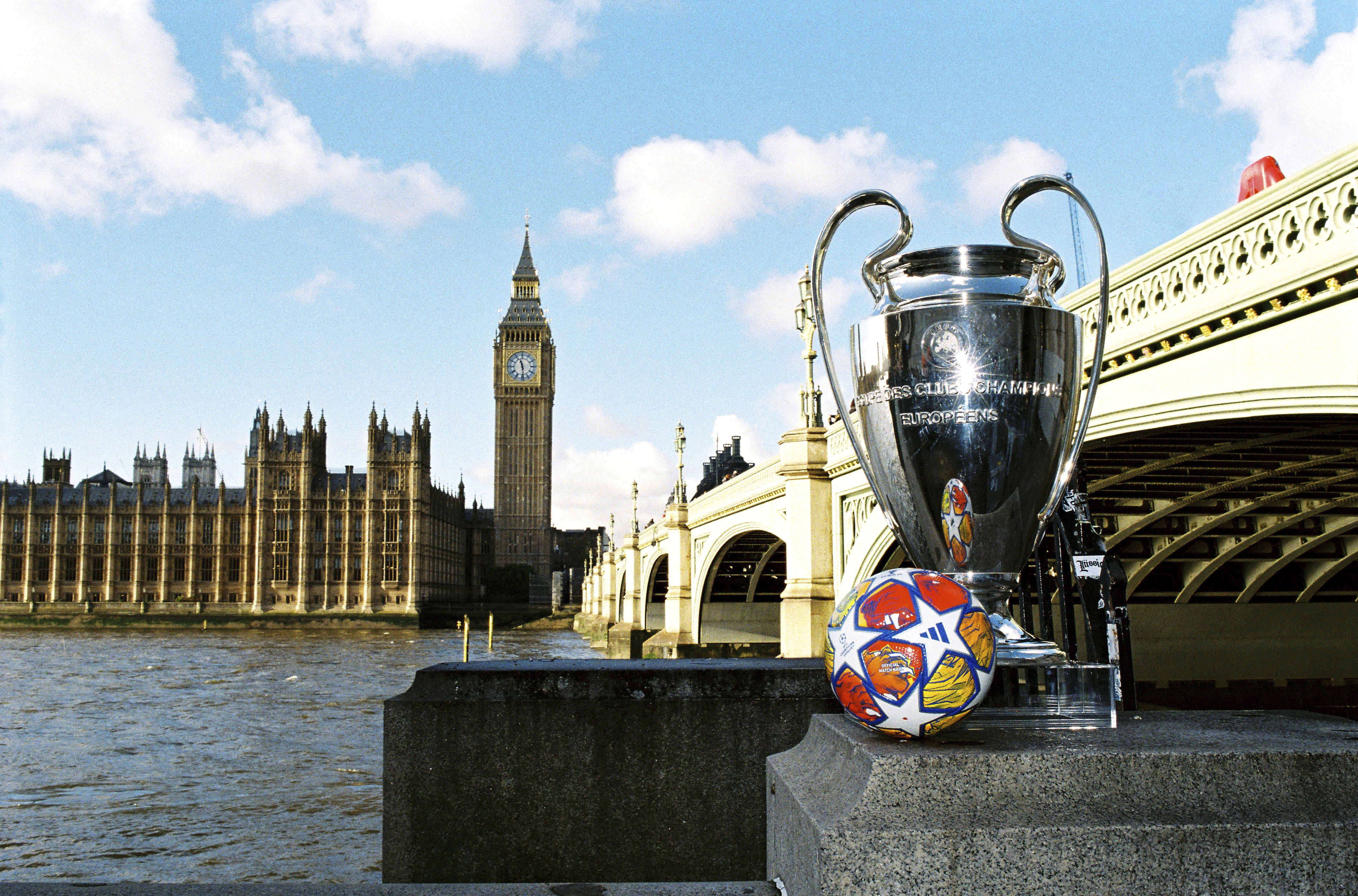 UCL Pro Ball London adidas