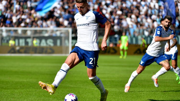 Milinkovic-Savic durante Cremonese-Lazio