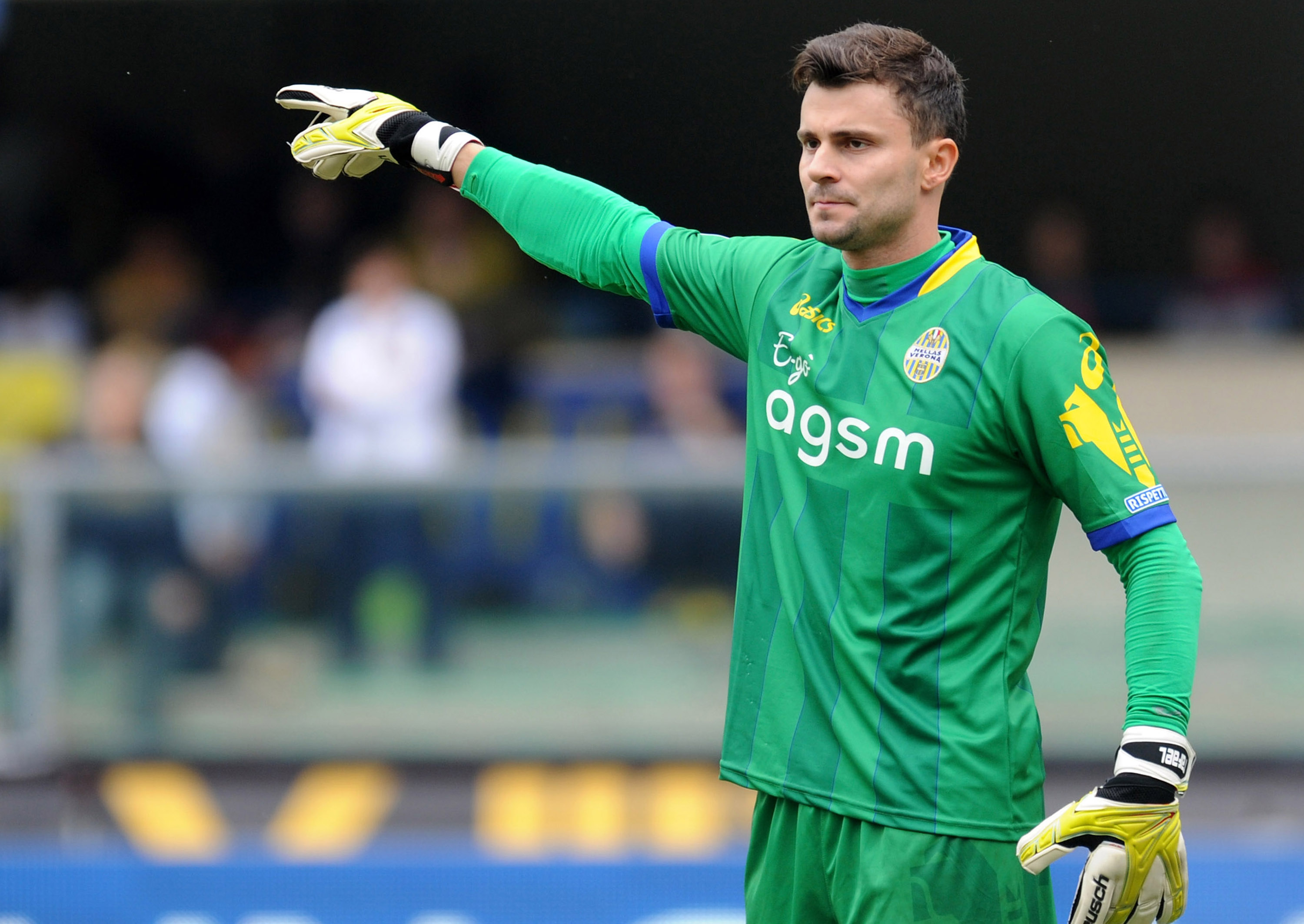 Rafael con la maglia dell'Hellas Verona nel 2012