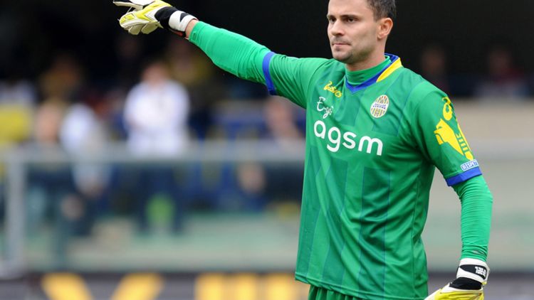 Rafael con la maglia dell'Hellas Verona nel 2012
