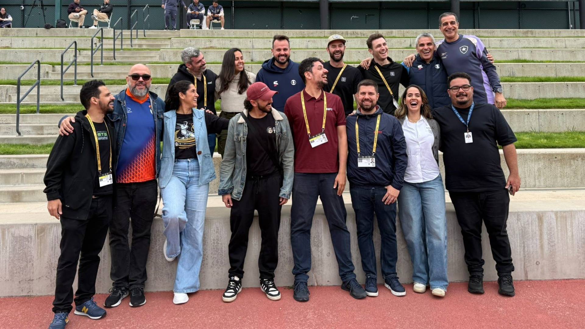 Botafogo head coach Renato Paiva photobombs the media team's pho