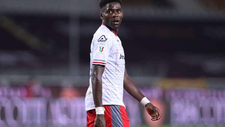 Okoli in campo con la maglia della Cremonese