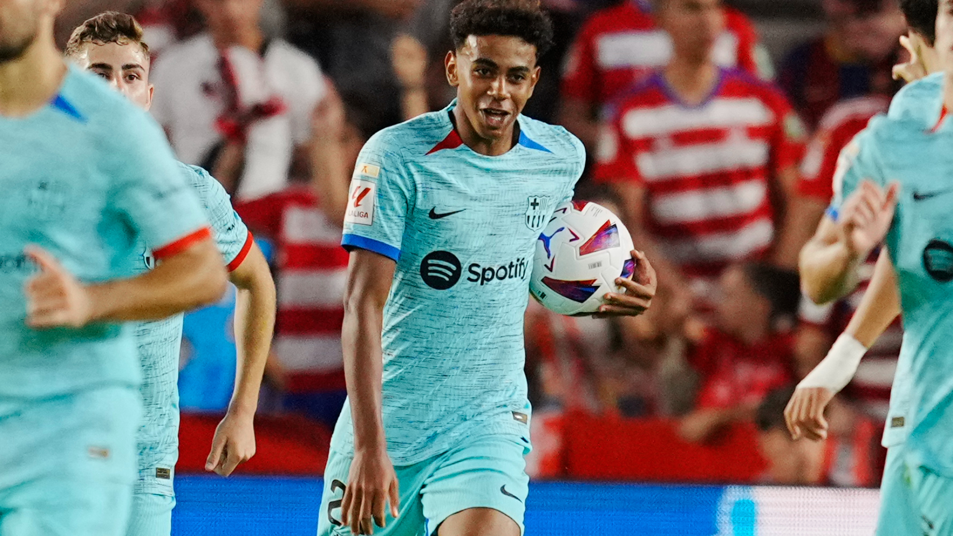 Lamine Yamal, FC Barcelona, Granada CF, LALIGA