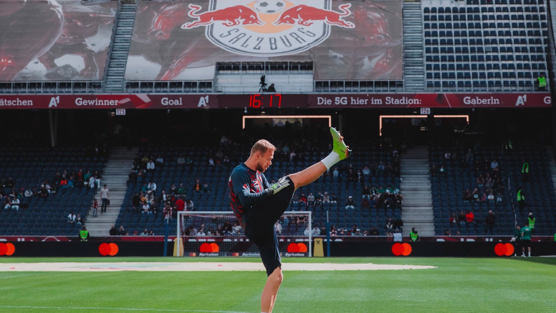 Schlager calienta antes de un partido