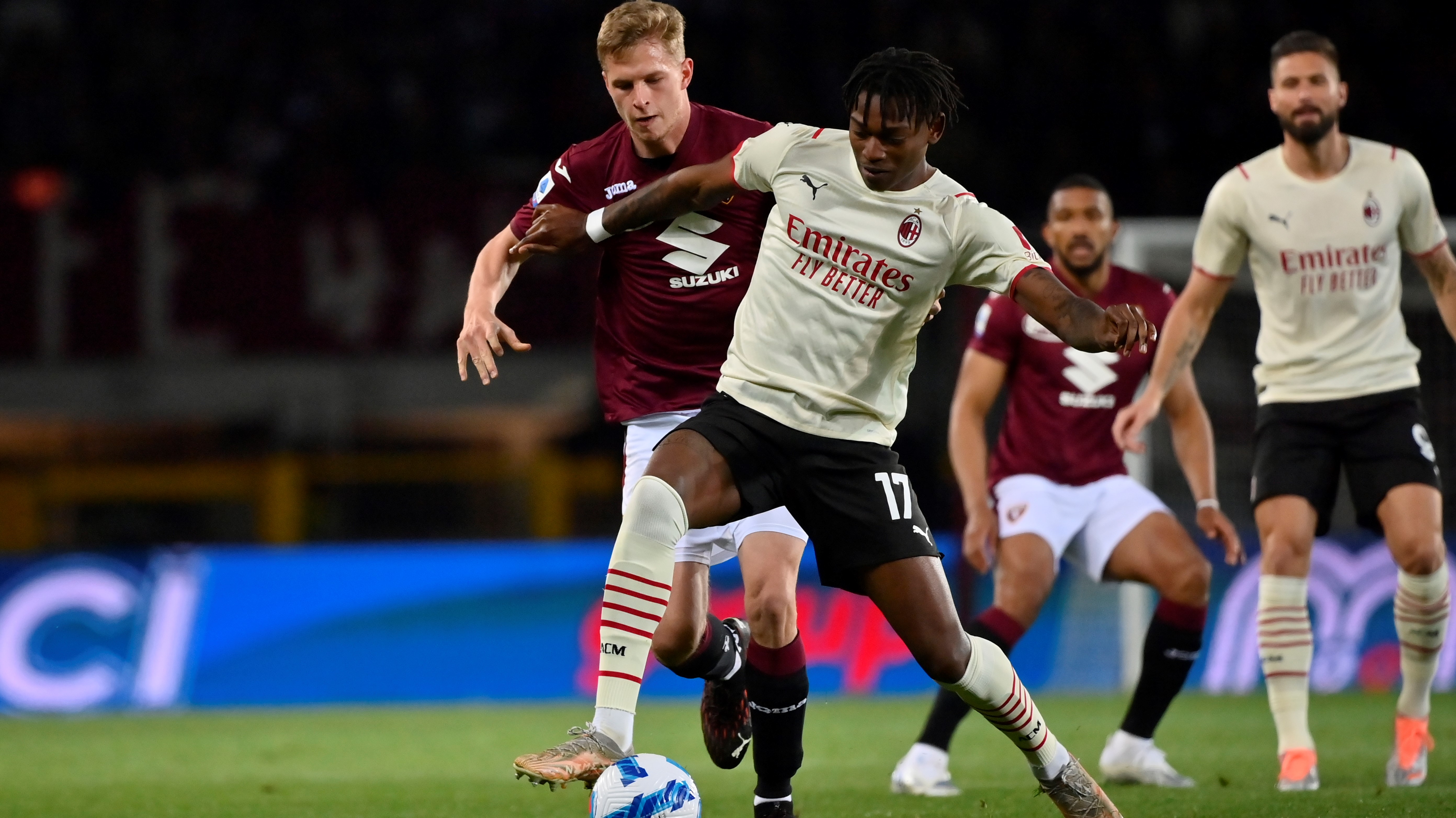 Pobega (Torino), Leao (Milan)