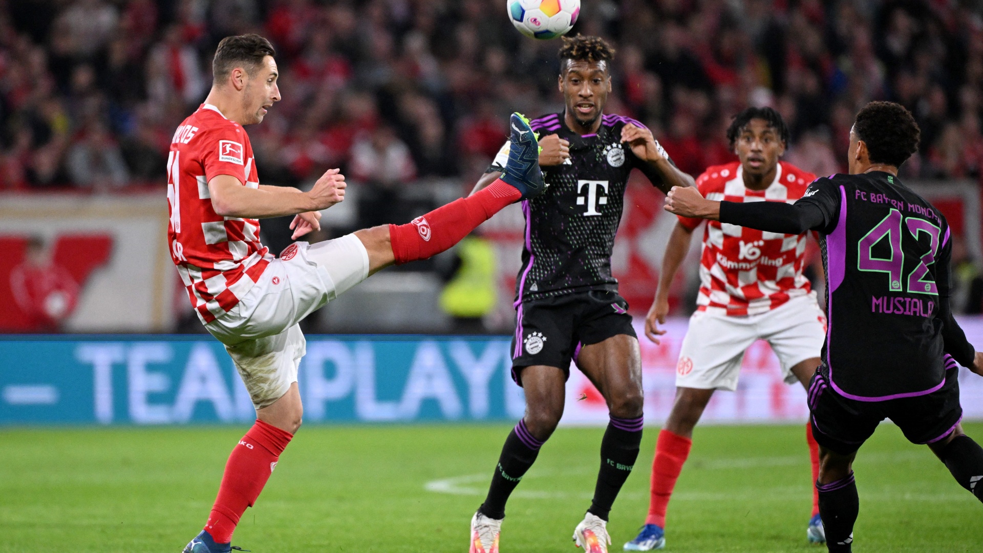 Dominik Kohr Kingsley Coman Jamal Musiala 1. FSV Mainz 05 FC Bayern München 21102023