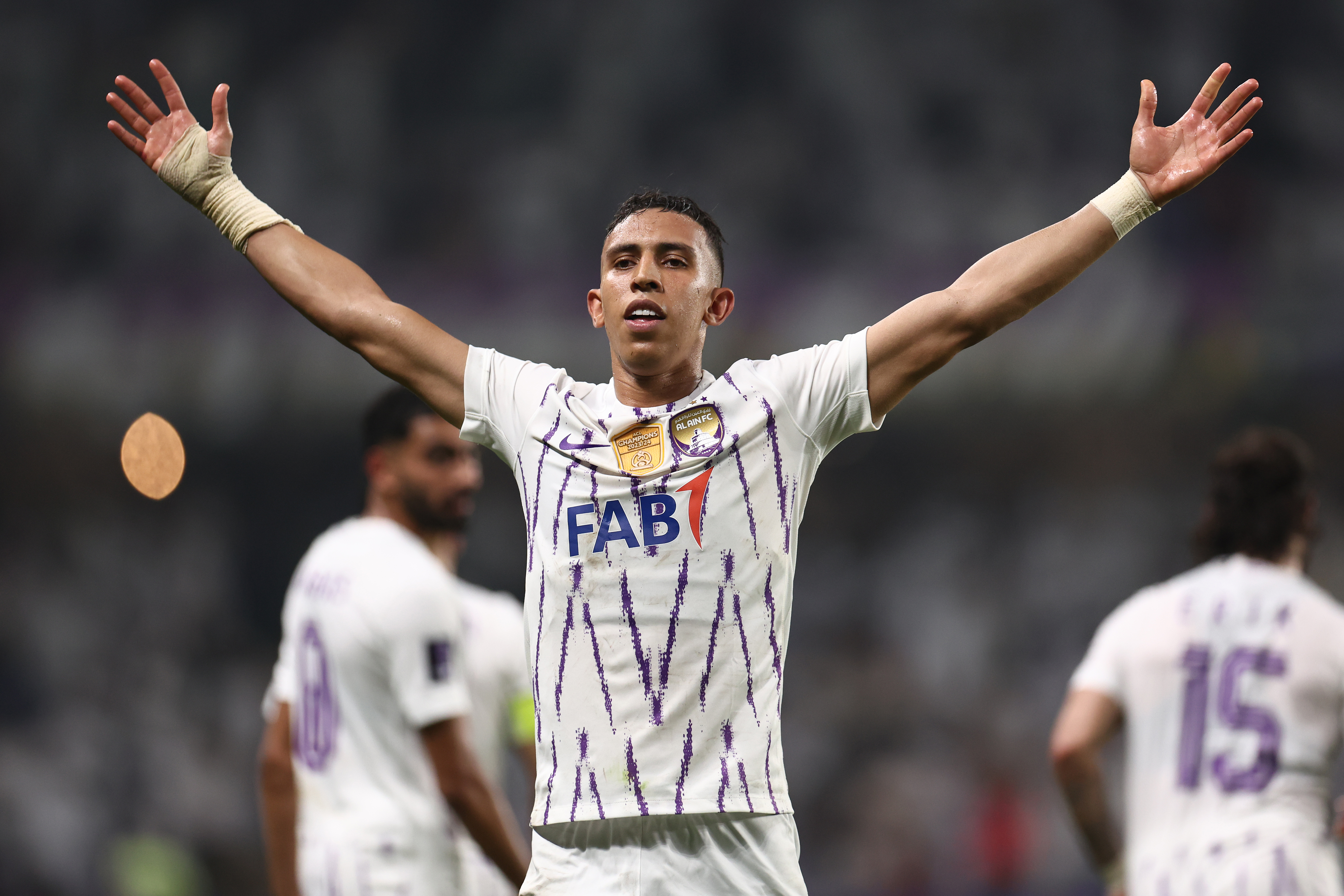 Soufiane Rahimi esulta per l'Al Ain