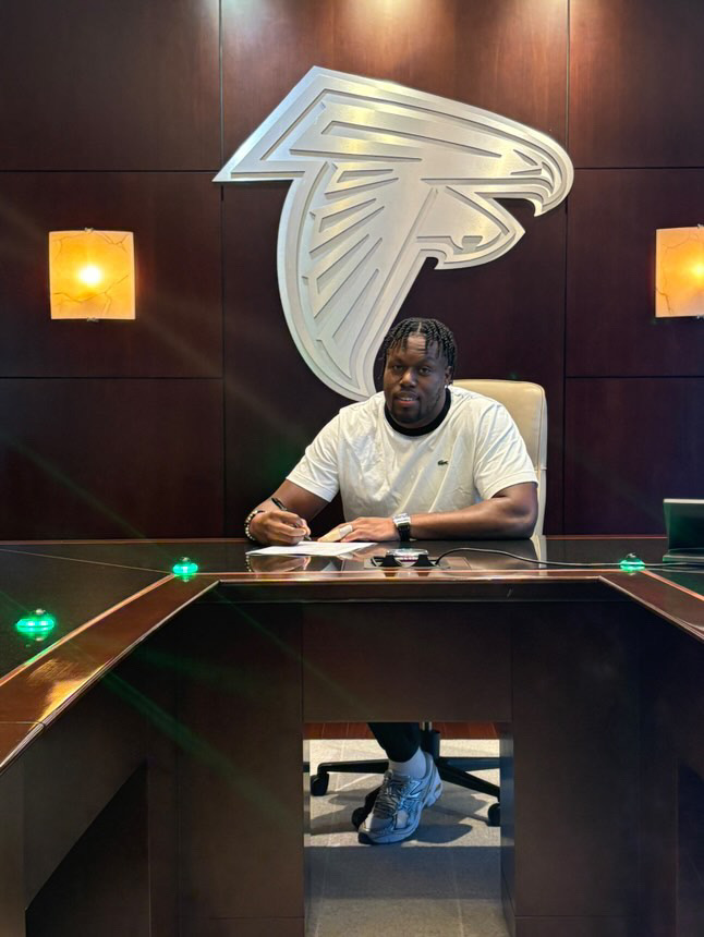 Junior Aho prolonge chez les Atlanta Falcons