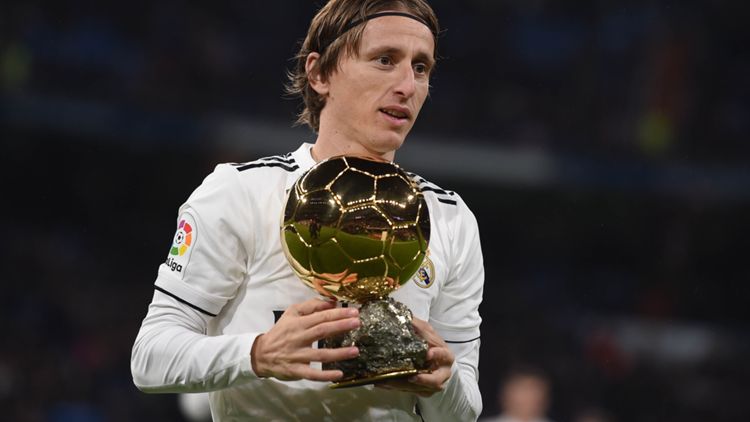 Luka Modric con il Pallone d'Oro 2018