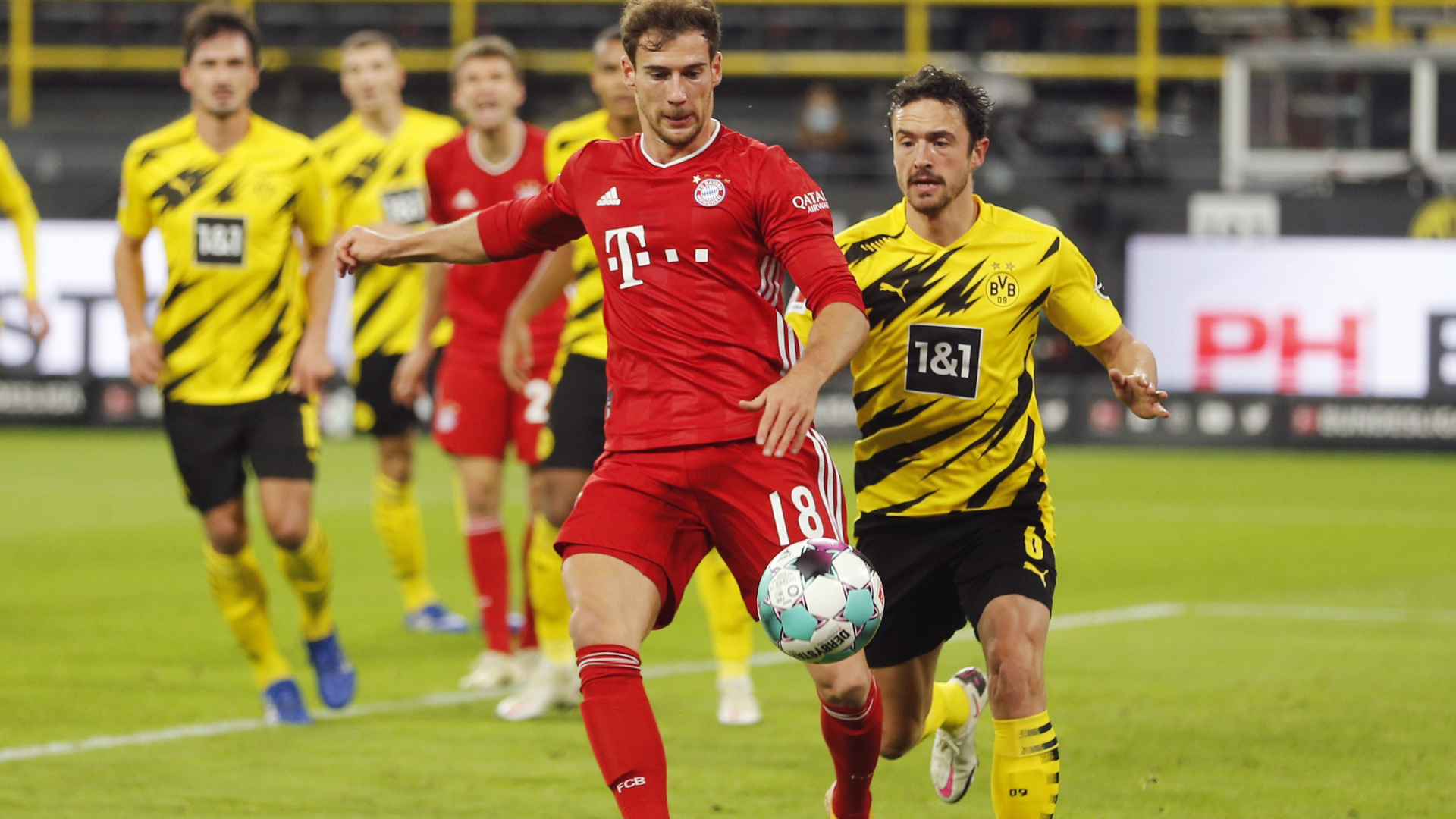 ONLY GER BVB vs. FC Bayern München Leon Goretzka Thomas Delaney 07112020