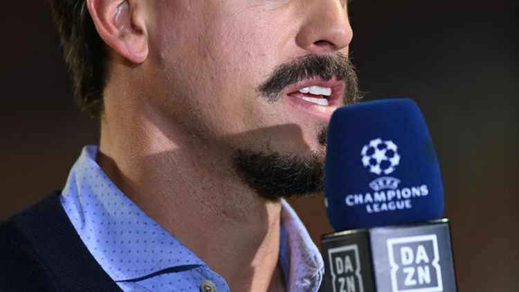 Sandro Wagner DAZN Experte Champions League Mikrofon 20102021