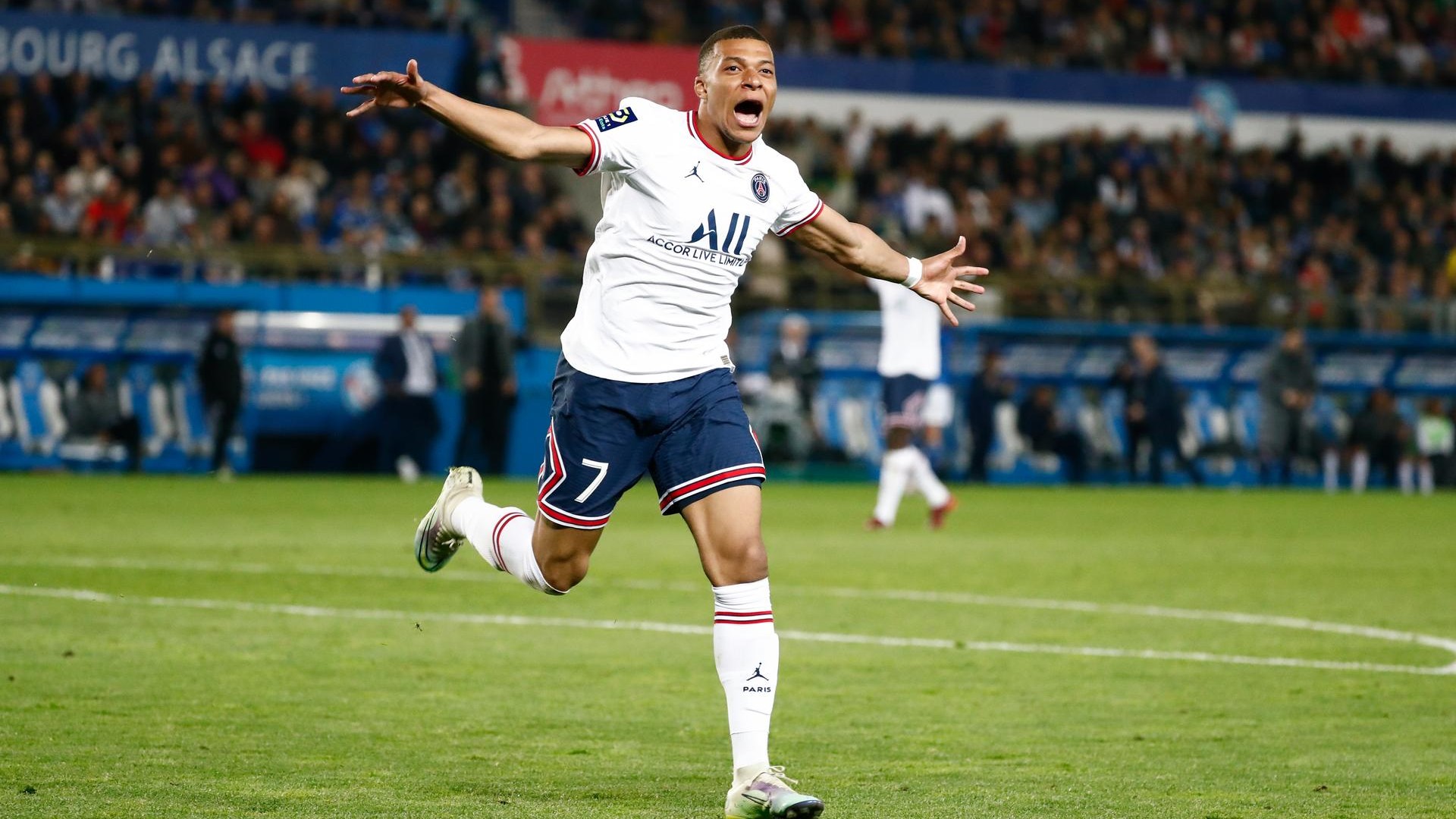 L'esultanza di Mbappé col Psg