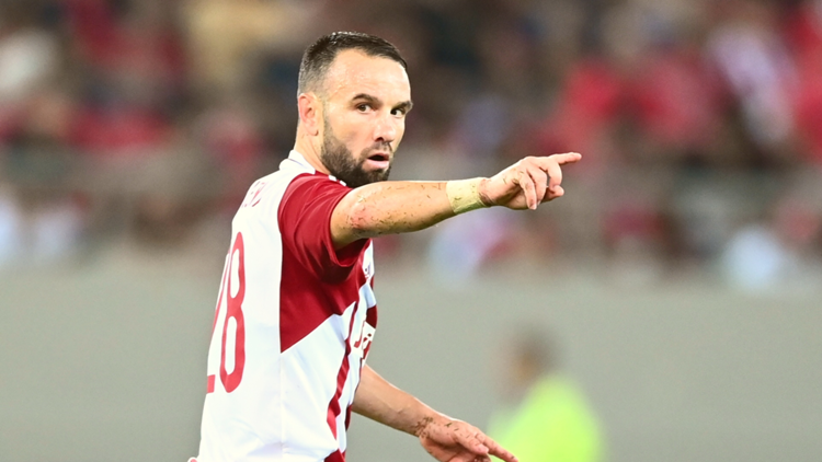 Valbuena Olympiakos DAZN