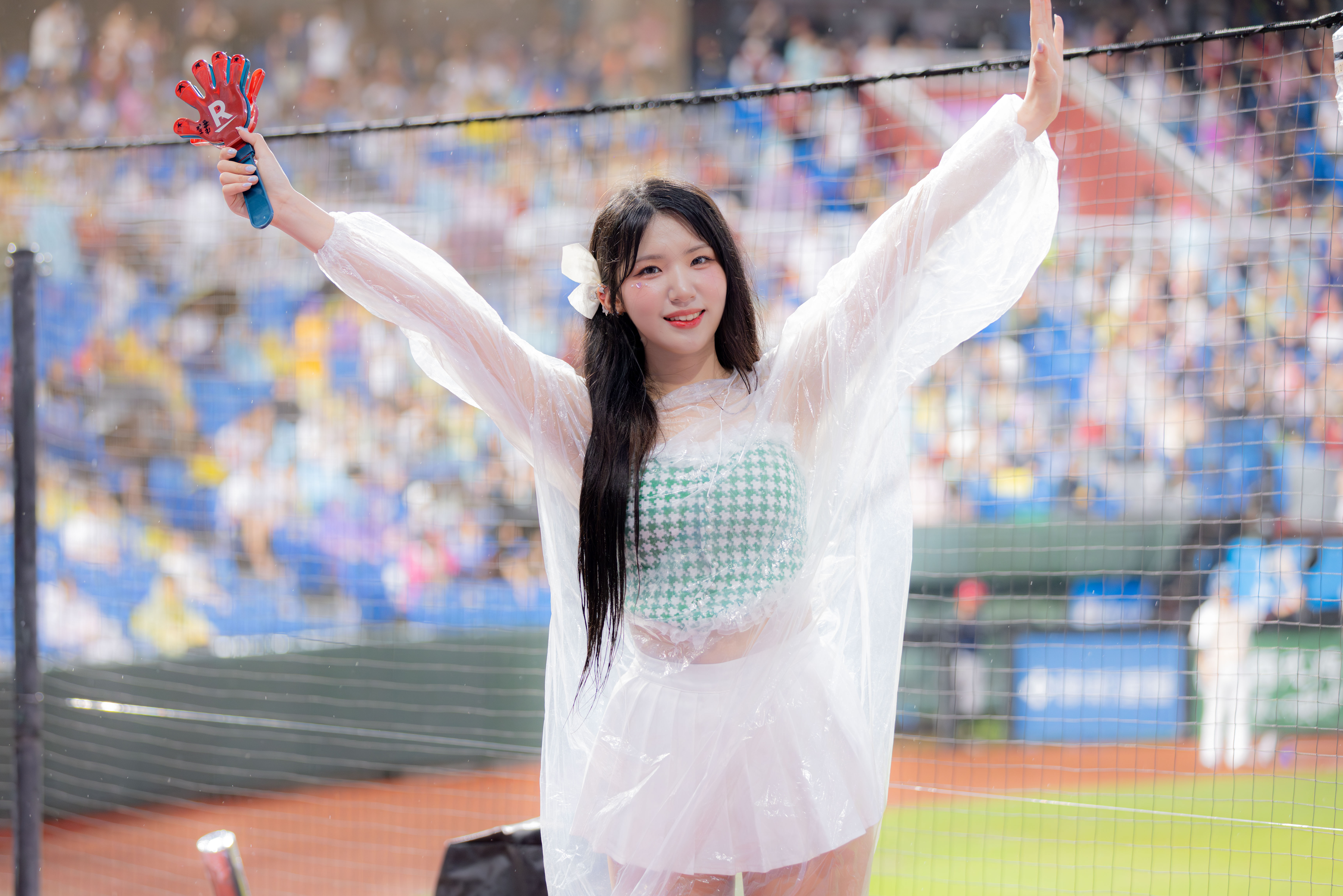 廉世彬穿熊霓的私服