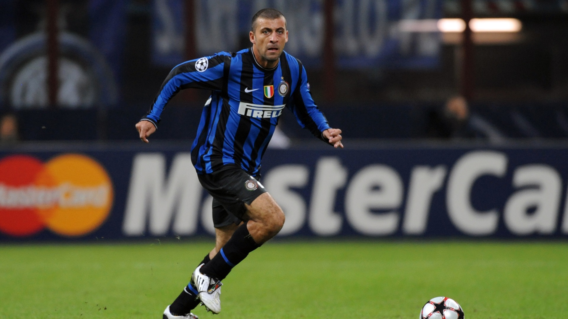 Walter Samuel con la maglia dell'Inter