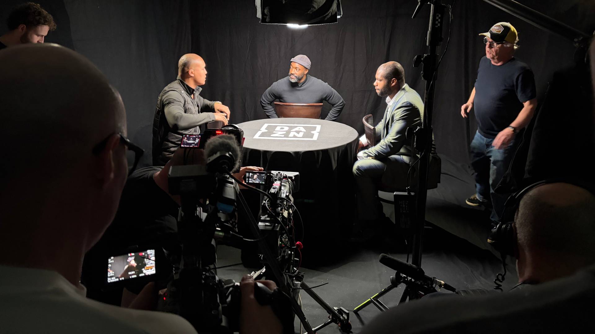 PIC 1 Wardley-Dubois face off iPhone