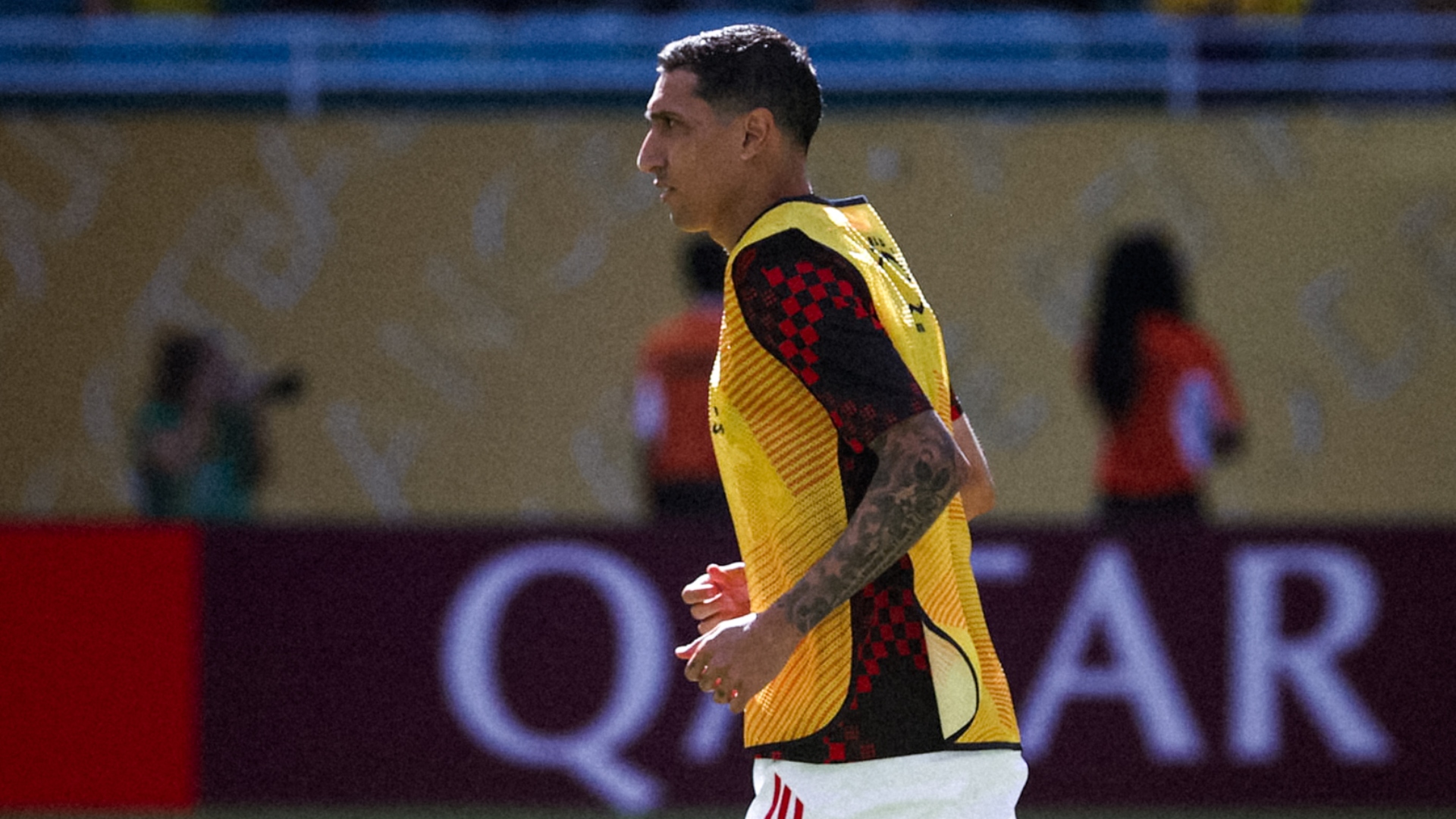 Di María calentando