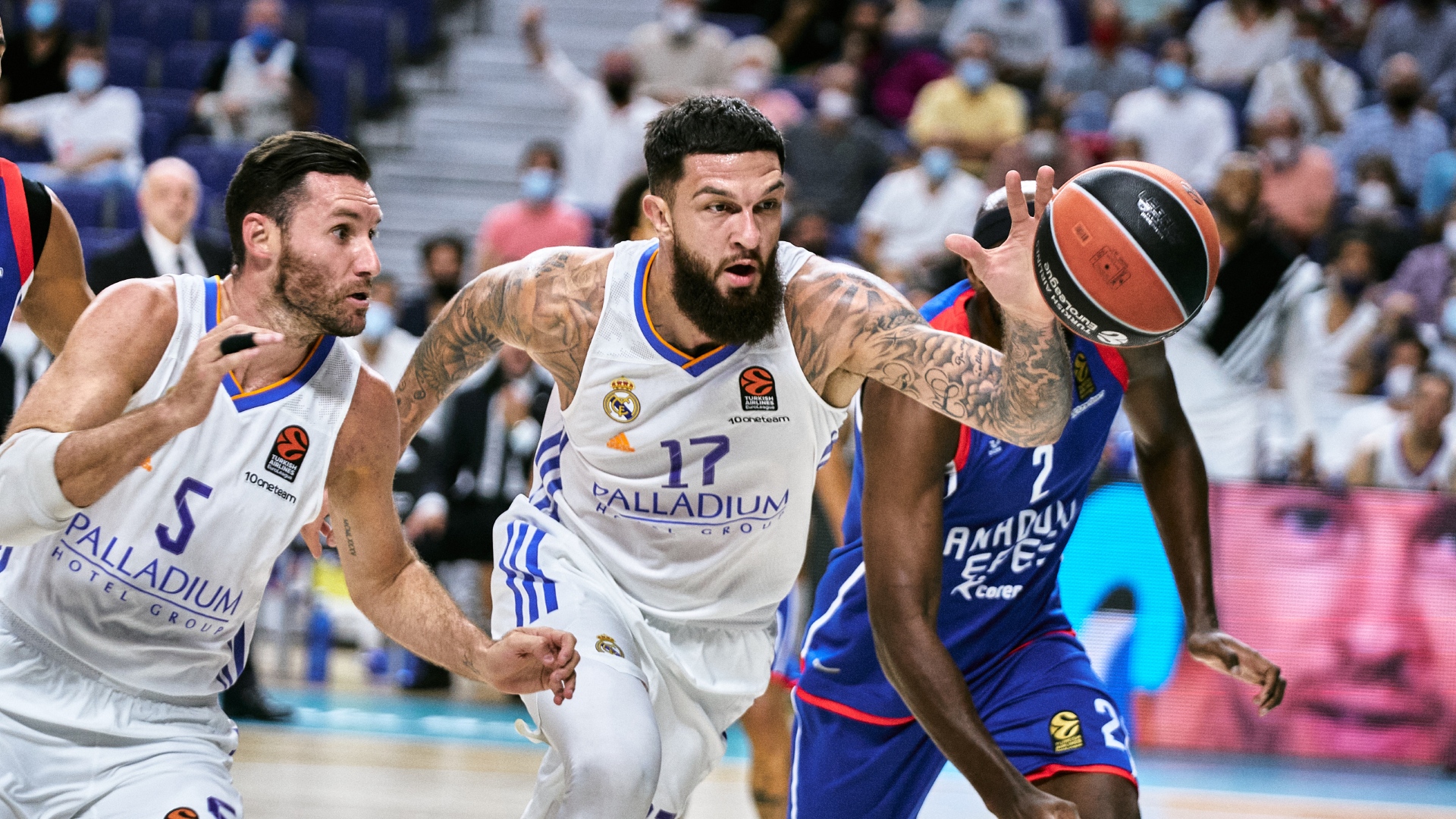 Rudy Fernandez Vincent Poirier Real Madrid Anadolu Efes Euroleague 09302021