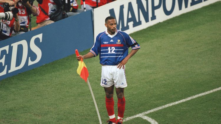 Thierry Henry, calcio d'angolo