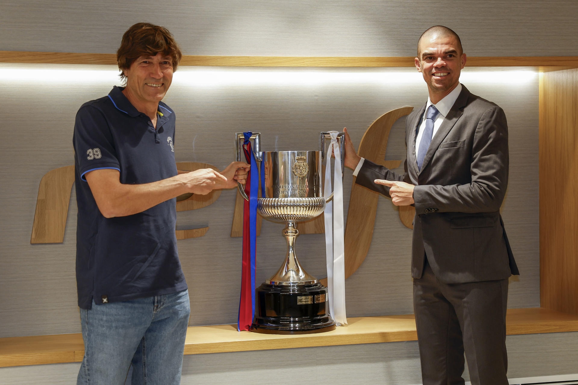 Julio Salinas, FC Barcelona