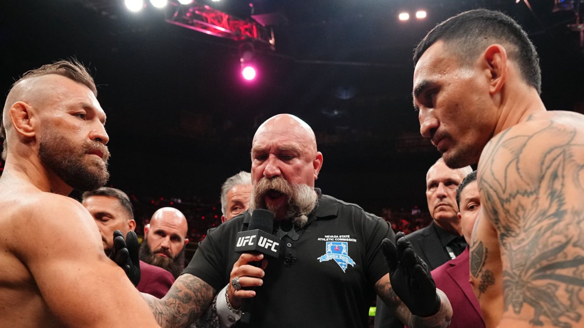 Conor McGregor vs Max Holloway