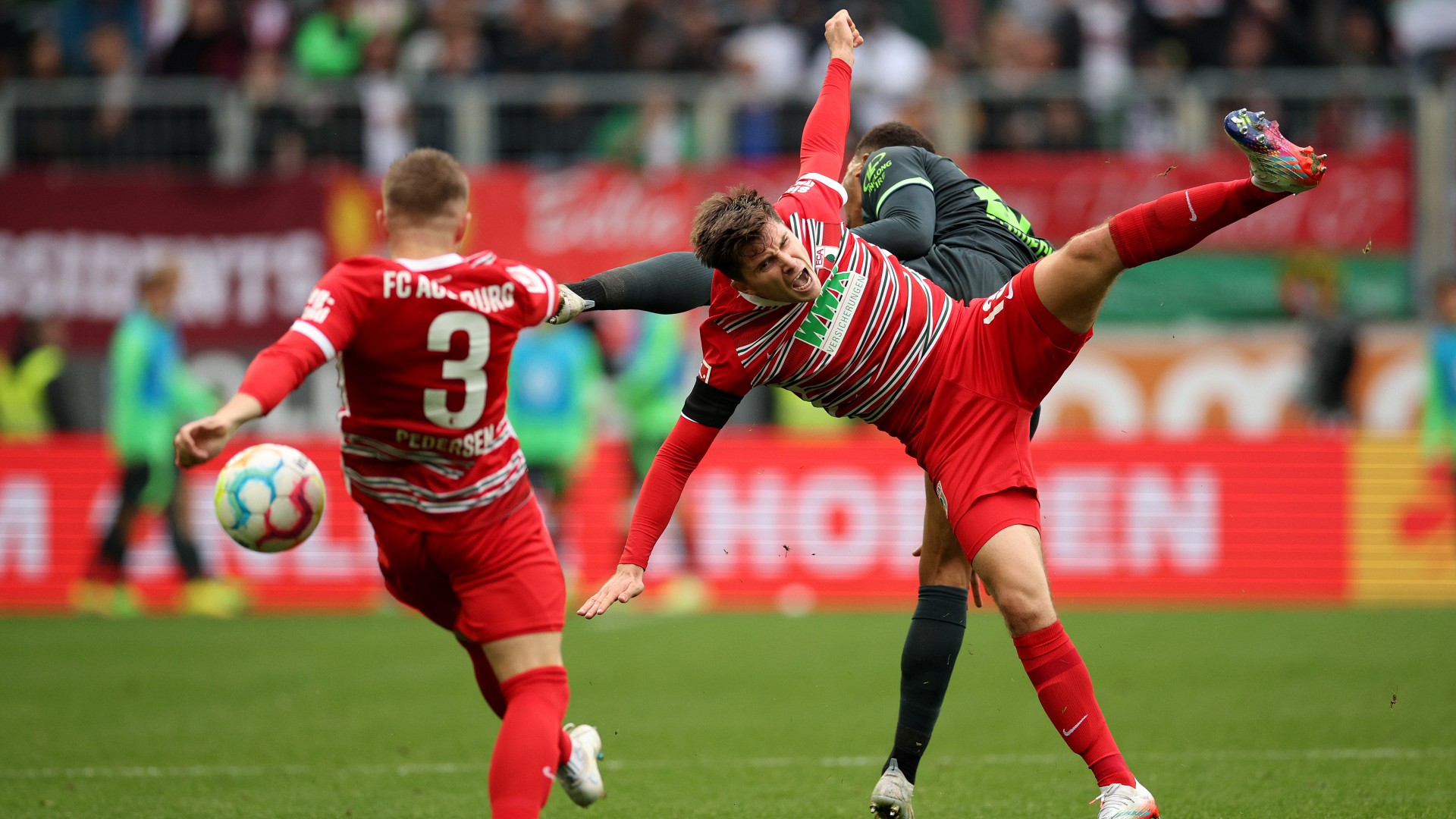 Elvis Rexhbecaj FC Augsburg Bundesliga 08102022