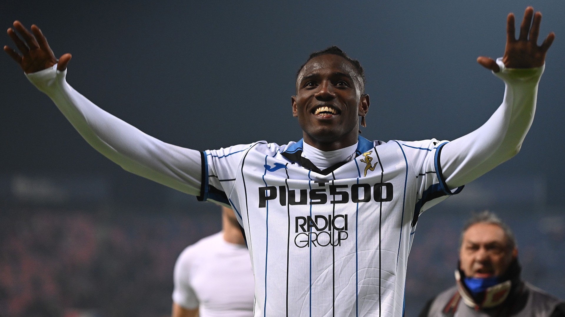 Serie A TIM, 2021/22: Moustapha Cissé celebra con Demiral e Pessina la vittoria al Dall'Ara, Bologna-Atalanta 0-1