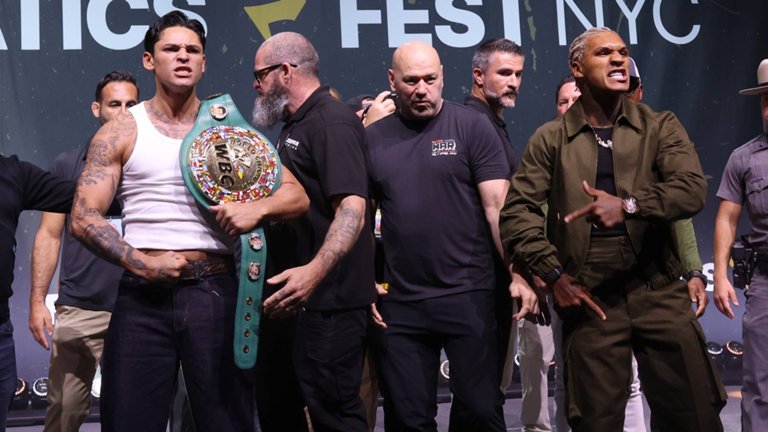 Garcia vs. Benn: Who are the experts backing ahead of Sin City blockbuster?