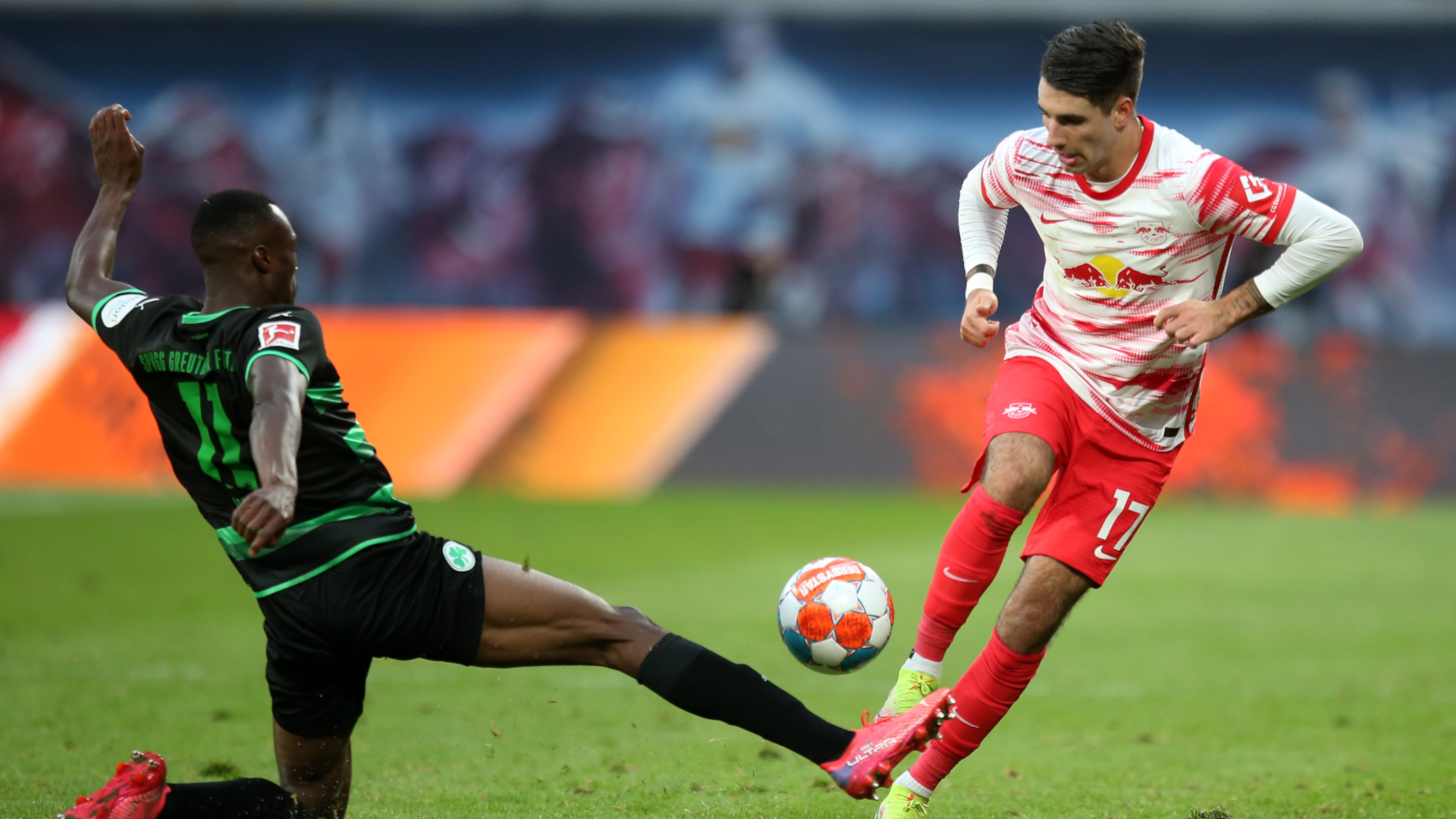 Dickson Abiama Dominik Szoboszlai Greuther Fürth RB Leipzig Bundesliga 23102021