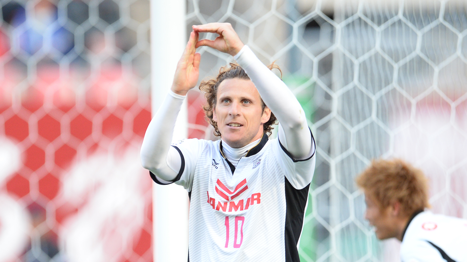 2020-0612-jleague-forlan