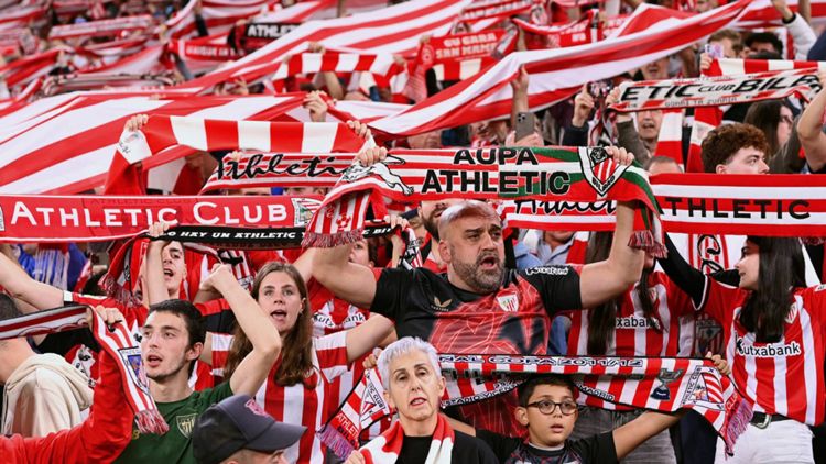 Supporters of Athletic de Bilba