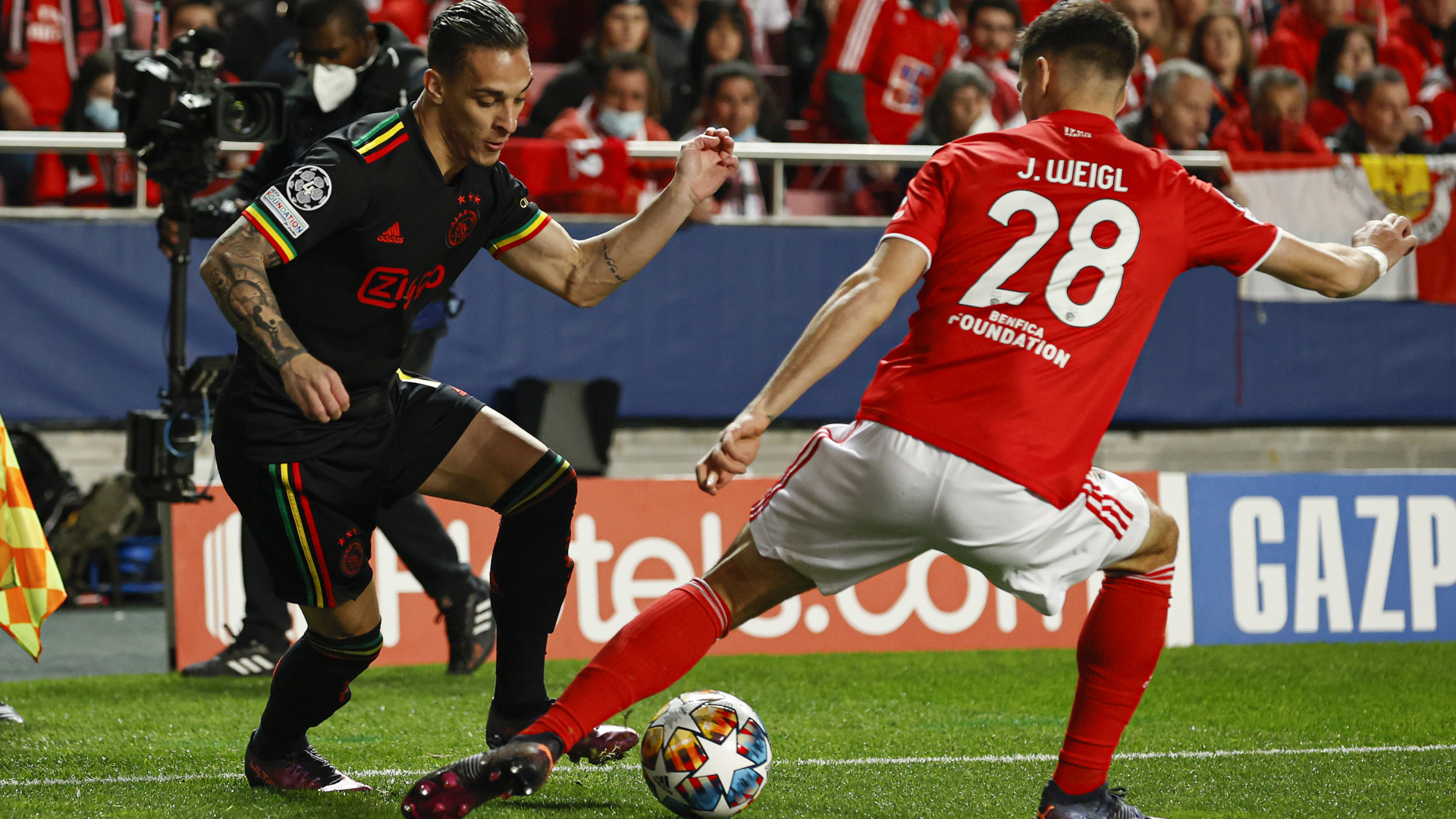 Anthony Matheus Dos Santos Ajax Amsterdam Julian Weigl Benfica Lissabon Champions League Achtelfinale 23022022